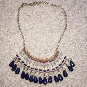 Gently worn statement necklace, great condition!